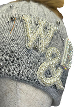 Load image into Gallery viewer, W&amp;B sparkling beanie
